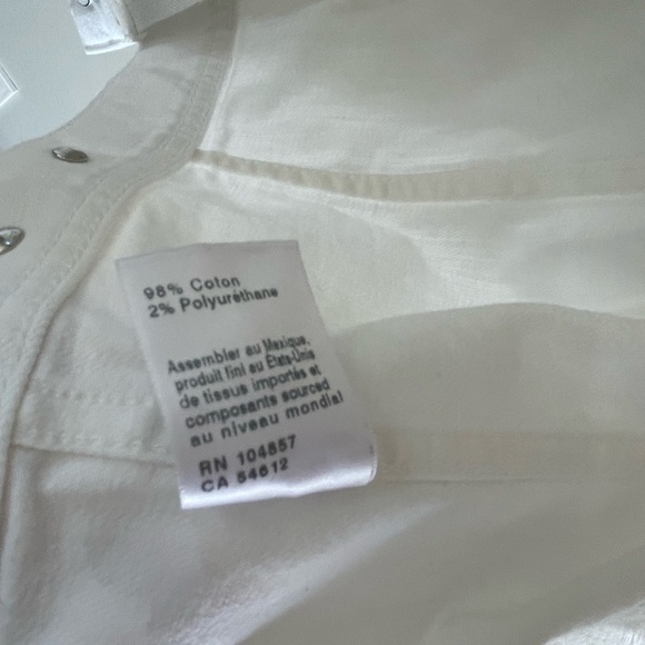 AG Adriano Goldschmied Robyn Jacket - Distressed White Denim - Size Medium - NWT - Picture 12 of 16